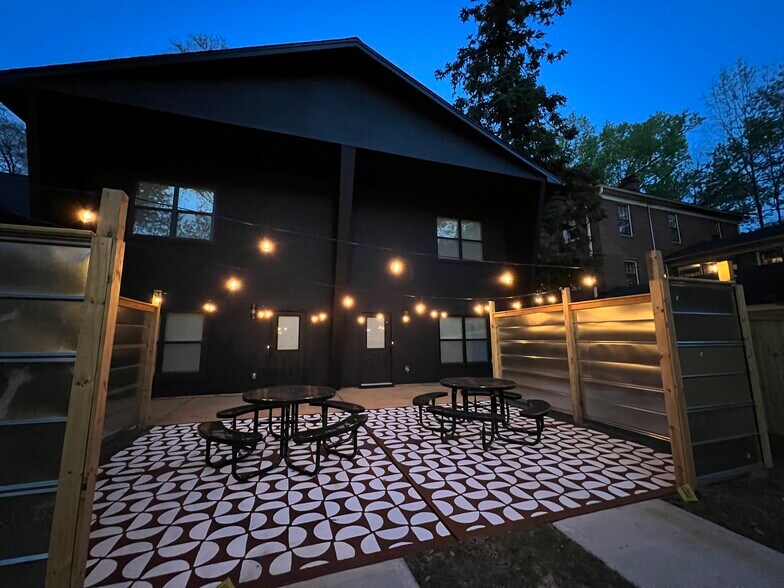 Building Photo - 133 Harden St