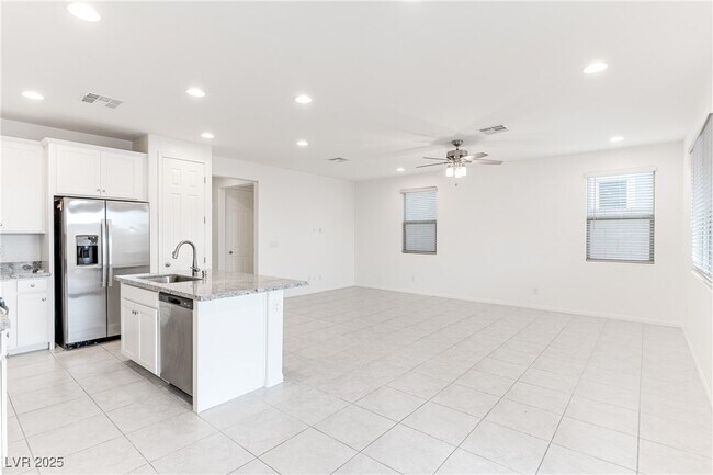 Building Photo - 10106 W Meranto Ave