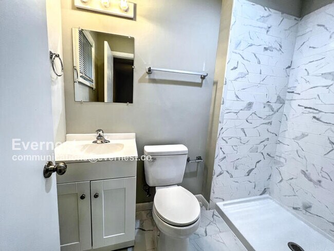 Building Photo - 1116 Lay Dr
