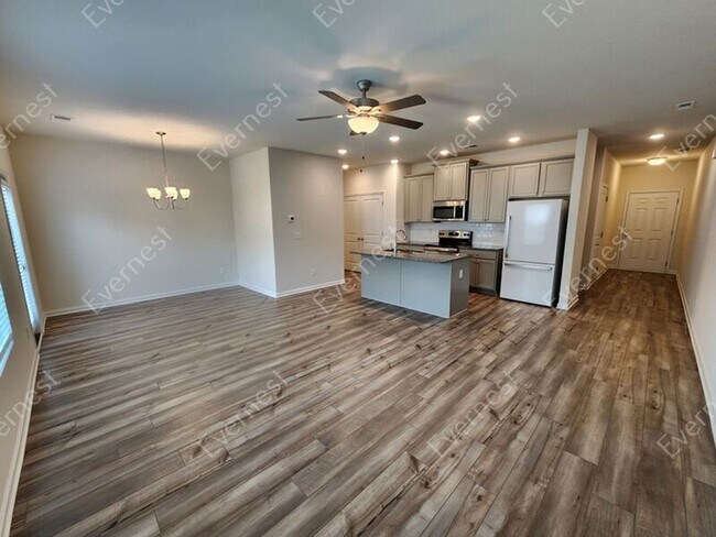 Building Photo - 4708 Fairfax Dr