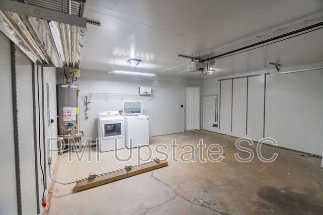 Building Photo - 432 Longspur Ct