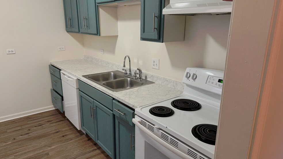 Kitchen - 214 Gloria St