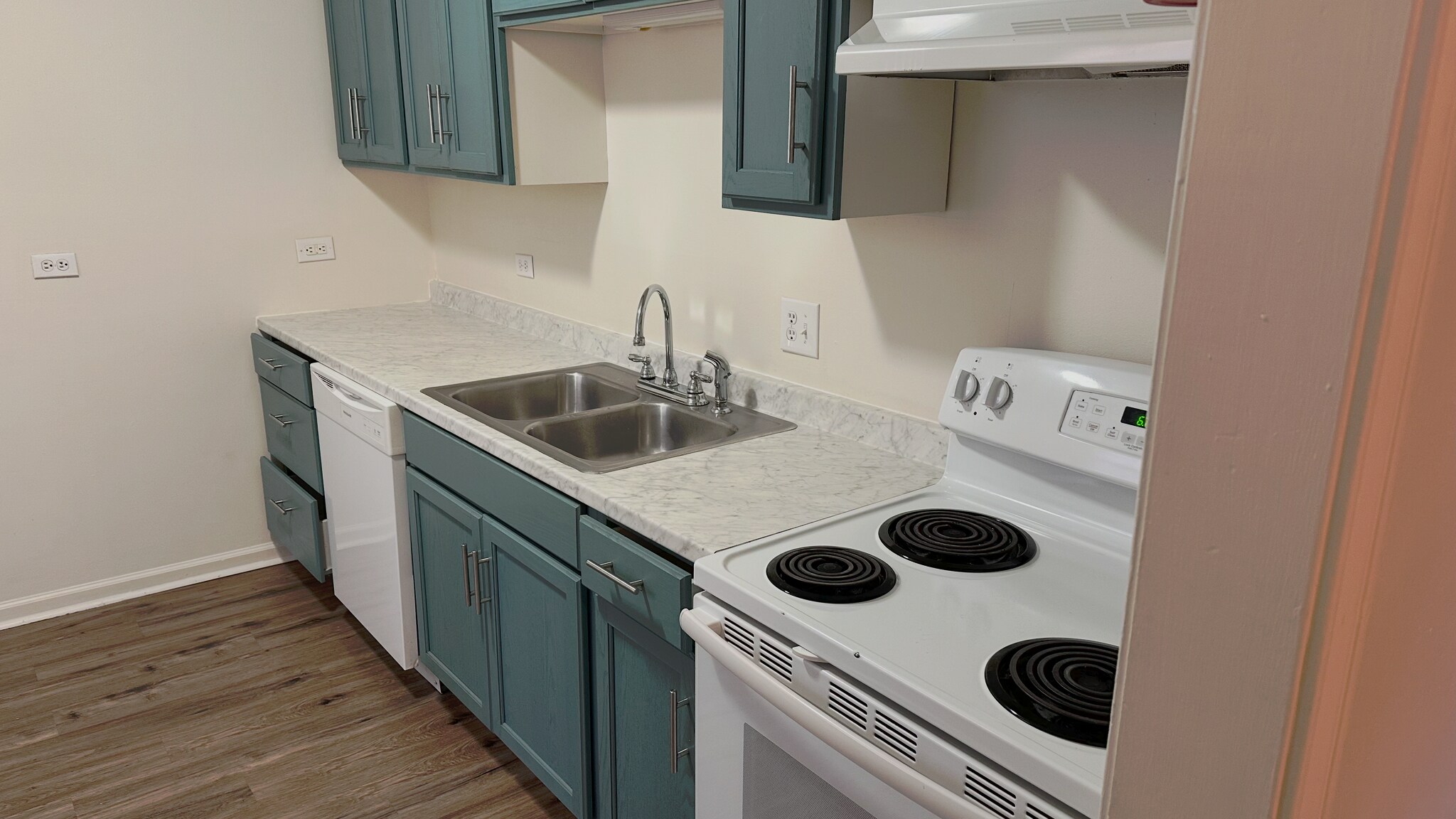 Kitchen - 214 Gloria St