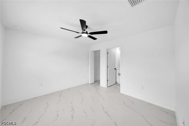 Building Photo - 4987 Fairway Ct