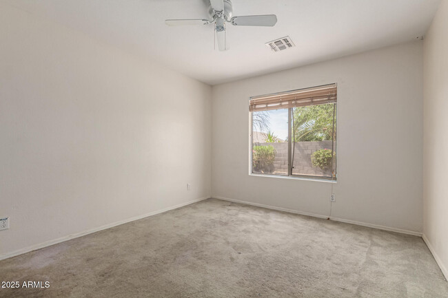 Building Photo - 1642 E Desert Ln