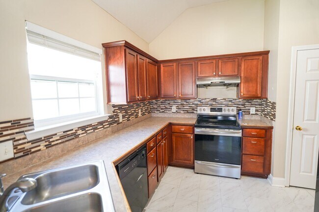 Building Photo - Available Soon!