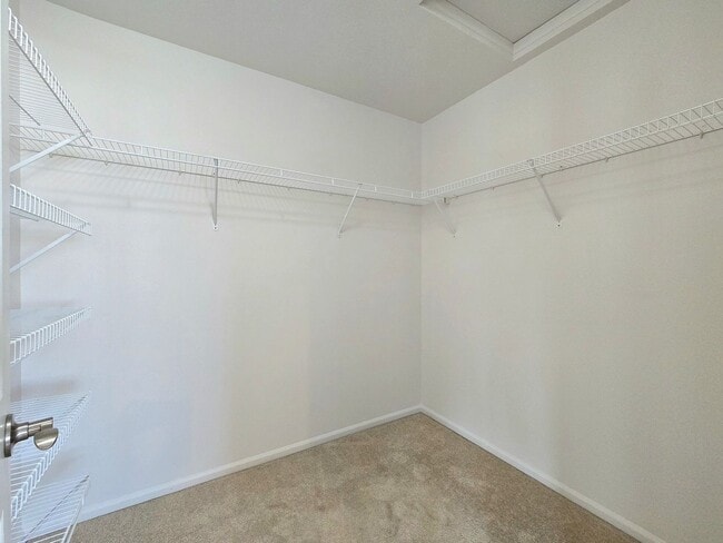 Building Photo - Single Family 4 Bed/2.5 Bath Home in Lake ...