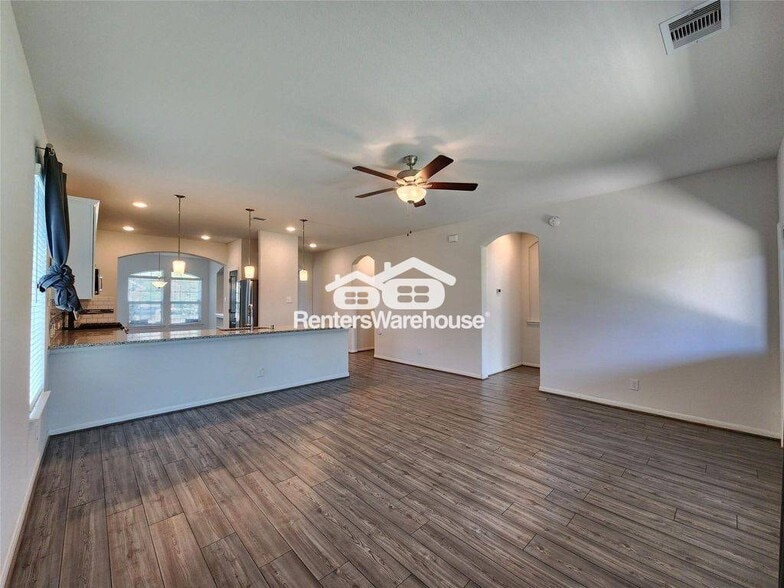 Building Photo - 411 Alaska Cedar Dr