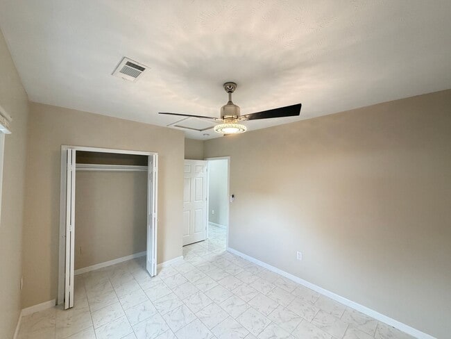 Building Photo - Marvelous 3 Bedroom and 2 Full Bath House!