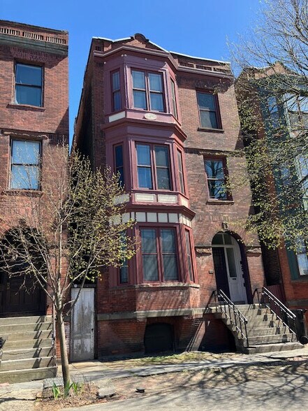 Primary Photo - 184 1st St