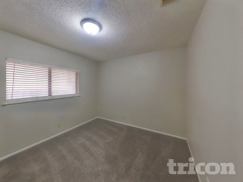 Building Photo - 8011 Talkenhorn