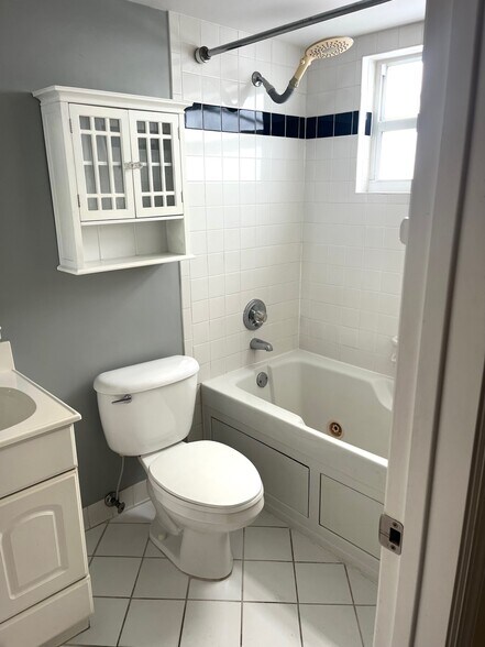 Building Photo - 2121 N Ocean Blvd