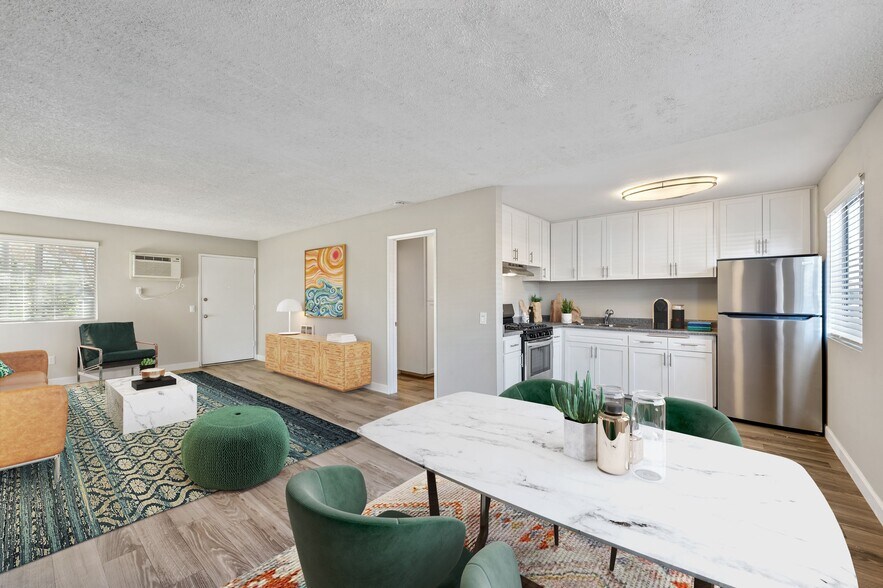 Primary Photo - Sunnymead Apts