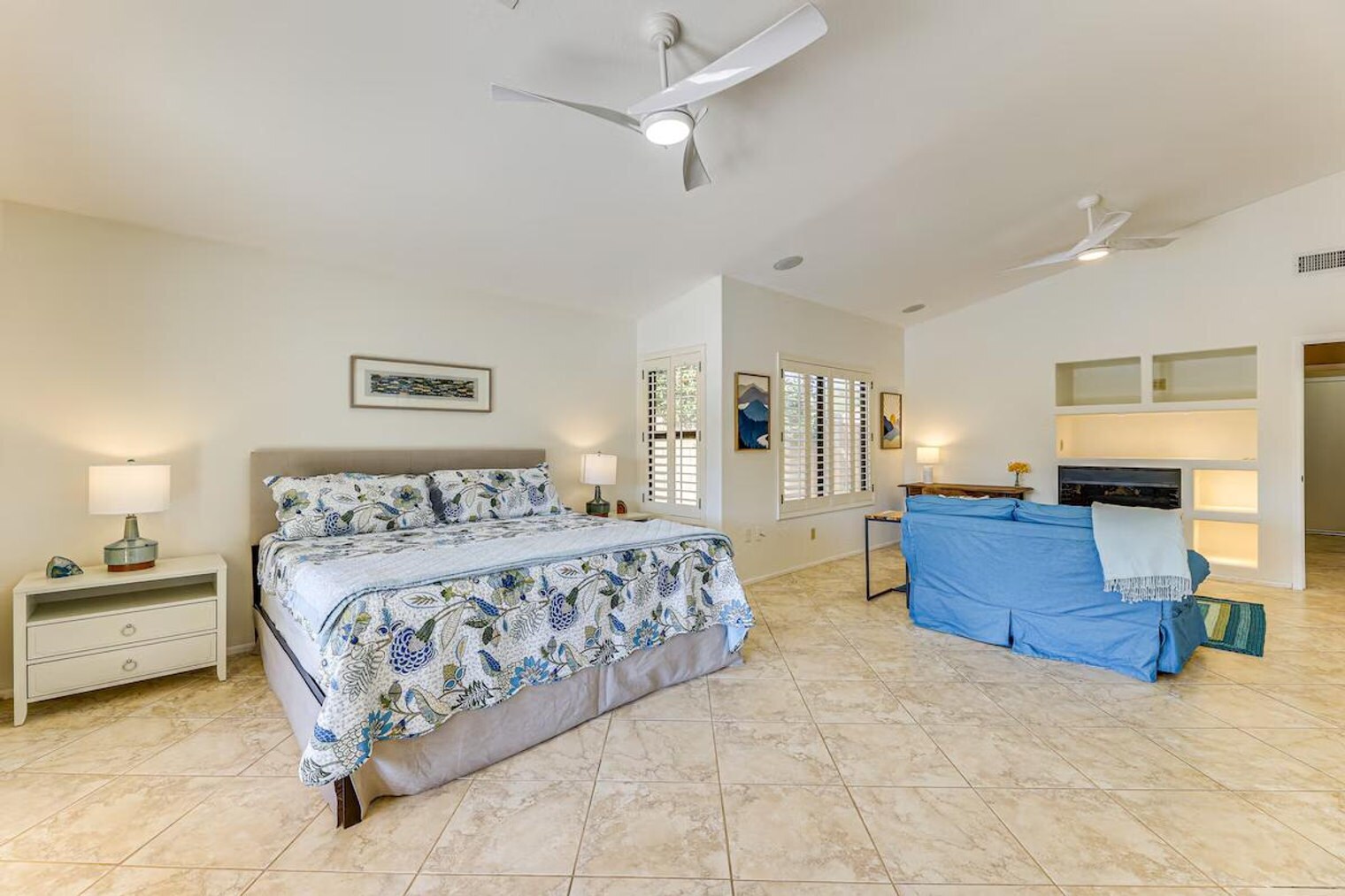 Building Photo - 253 E Vaughn Ave