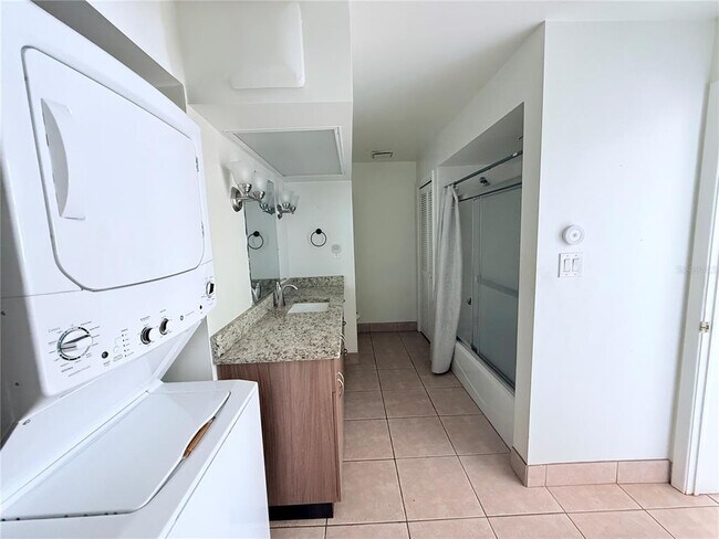 Building Photo - 735 Dodecanese Blvd