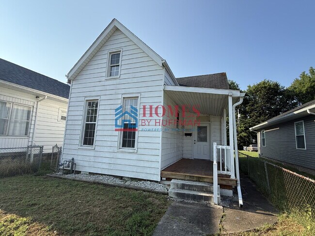 Building Photo - Three Bedroom | Updated | EHA Accepted | D...