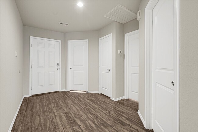 Building Photo - 20910 Corisande St