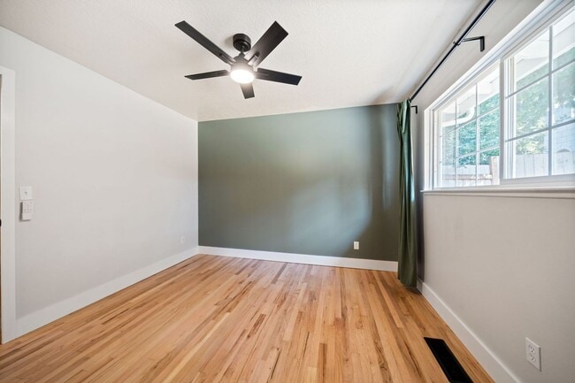 Building Photo - 1420 NW 130th Ave