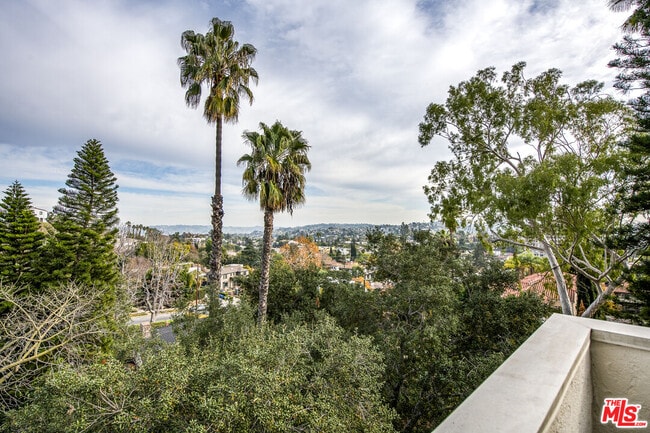 Building Photo - 4458 Dundee Dr