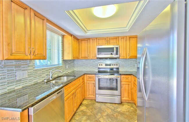 Building Photo - 787 Palm View Dr