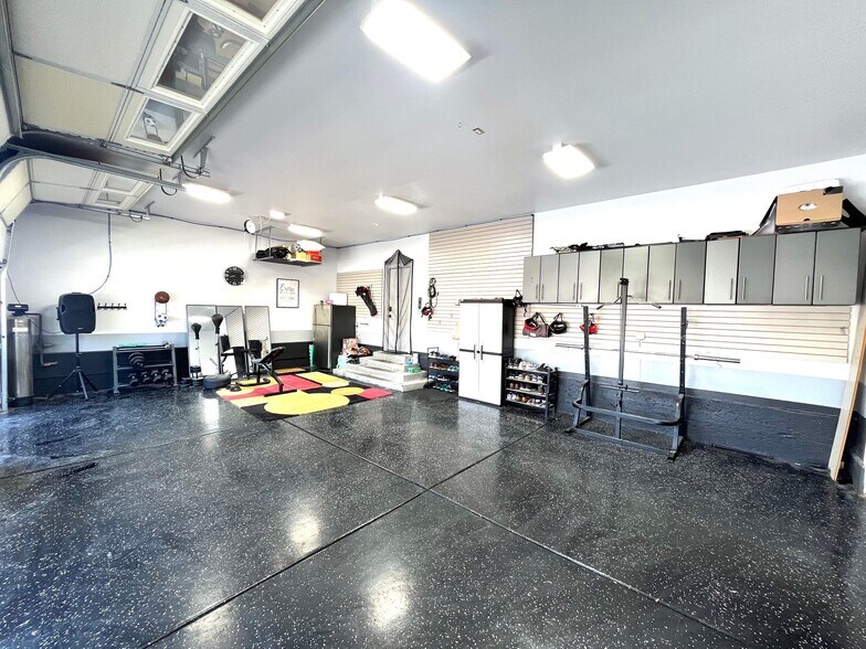 Building Photo - 7729 Villa Gabriela Ave