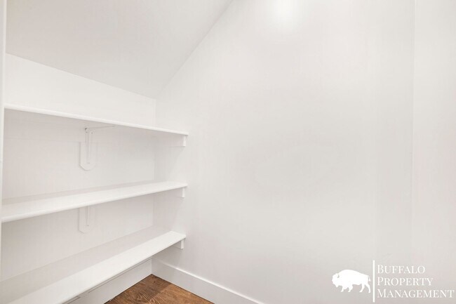 Building Photo - Beautiful brand new luxury 3 Bedroom 2.5 B...