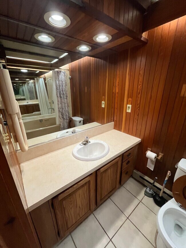 Building Photo - Chestnut Grove Village 17, 18, 19