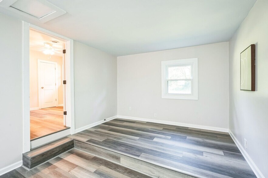 Building Photo - 309 Lagrange St