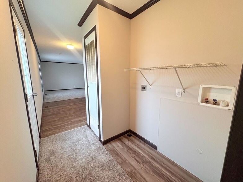 Building Photo - 10694 State Rte 762