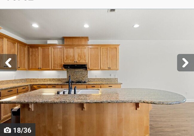 Building Photo - 208 Gamay Pl
