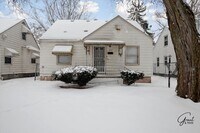 Building Photo - 2 bedroom $1100