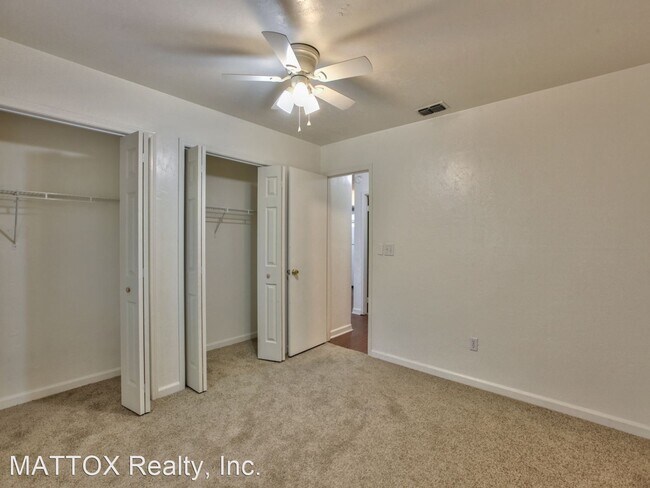 Building Photo - 2 br, 1.5 bath House - 4791 Leah Court