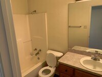 Building Photo - Single Family Home *LEASING SPECIAL AVAILA...