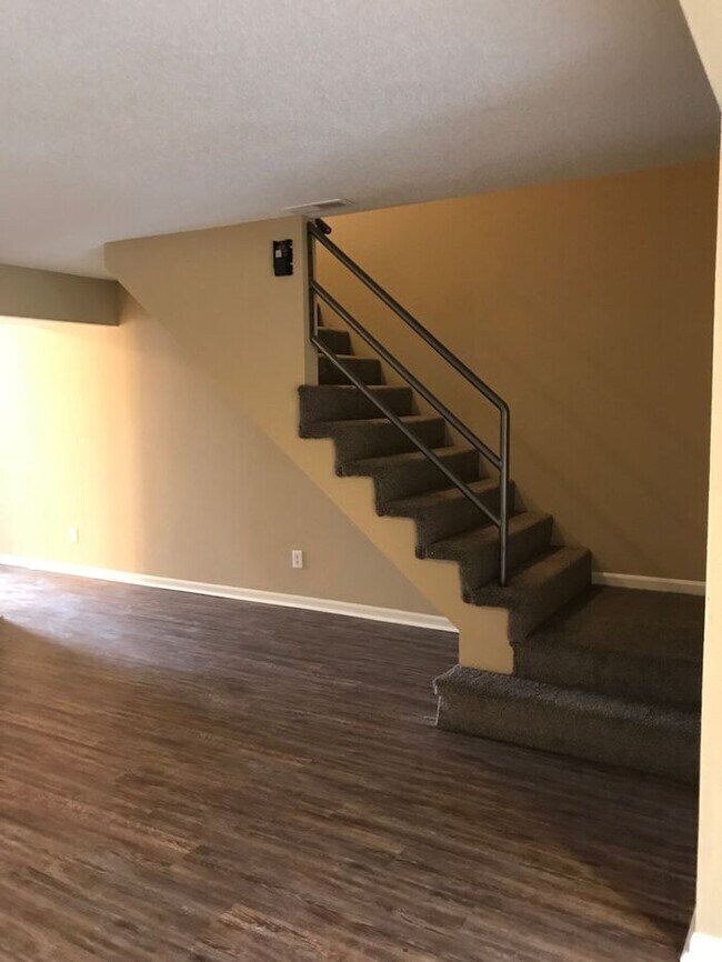 Building Photo - Whispering Winds Townhome - Perfect location for outdoor enthusiasts