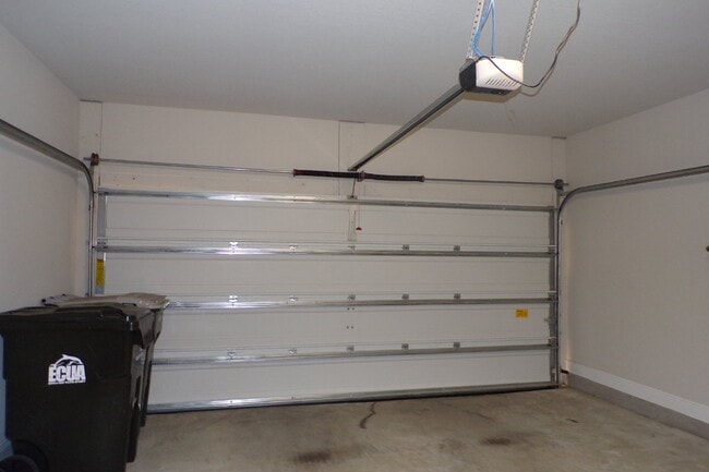 Building Photo - Coming Soon! Pet-Friendly 3-Bed Home with ...