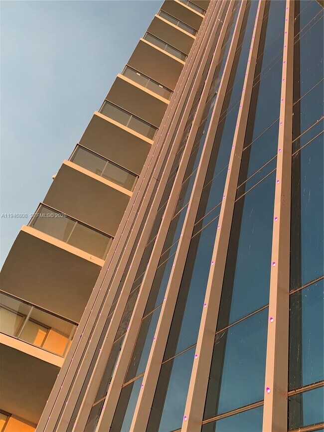 Building Photo - 851 NE 1st Ave