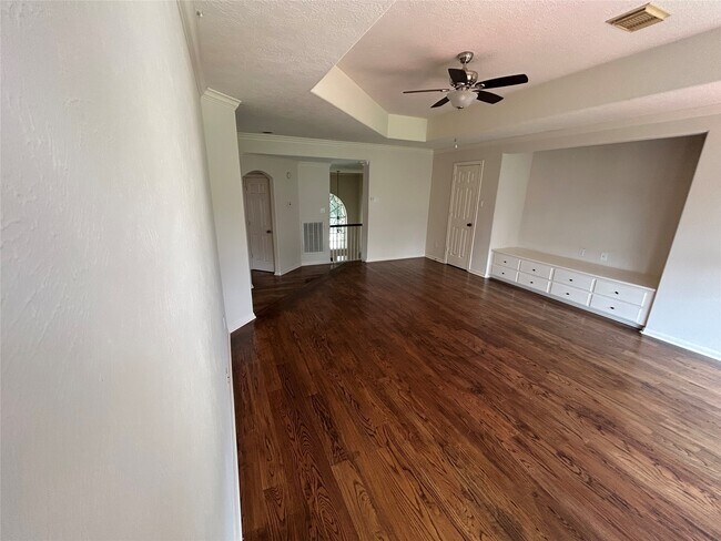 Building Photo - 8230 Falling Water Ct