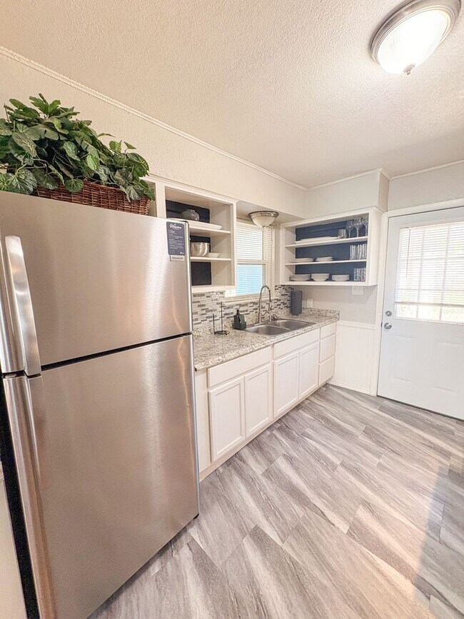 Building Photo - 1917 S 51st St