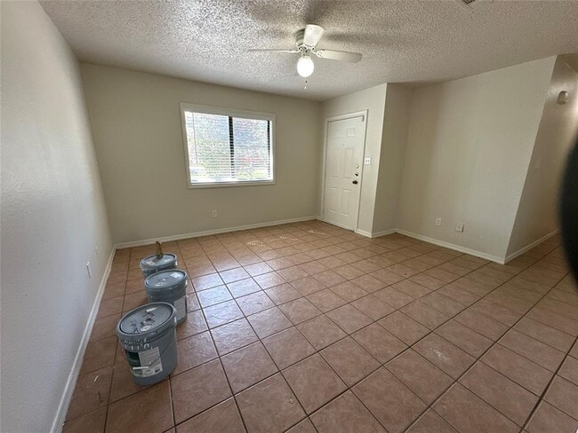 Building Photo - 10505 Mcmillian Dr