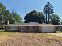 Building Photo - Spacious 4-Bed, 1.5-Bath Home in Benton Ha...