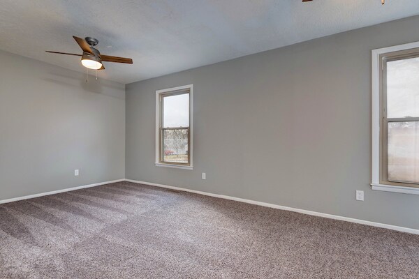 Building Photo - 3128 S Pinehurst Ave