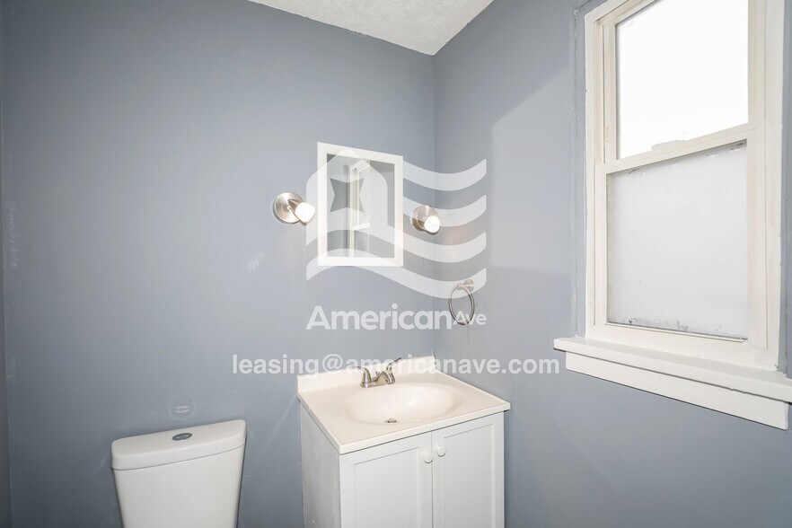 Building Photo - 1223 Portage Ave