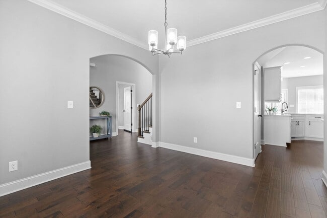 Building Photo - 5 Bedroom in Farmington Subdivision!