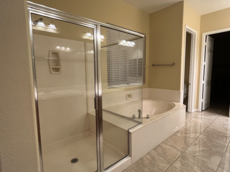 Building Photo - 8089 Villa Del Cielo St