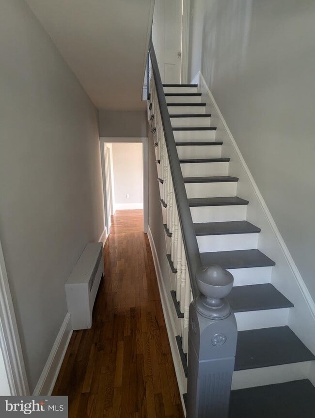 Building Photo - 801 E Moler Ave