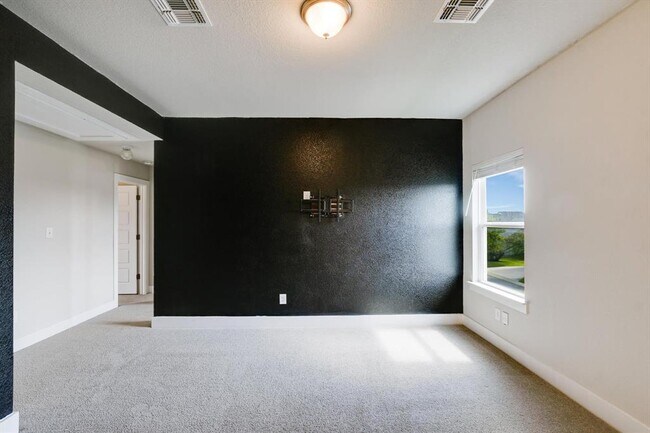Building Photo - 5826 Aviano Rd
