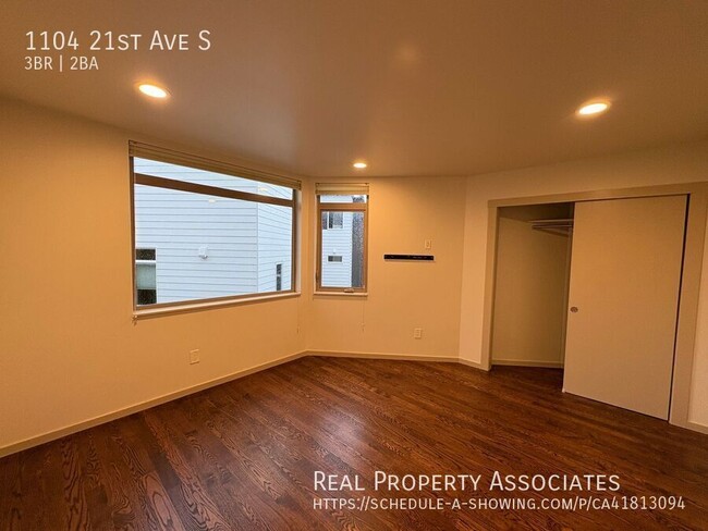 Building Photo - 1104 21st Ave S