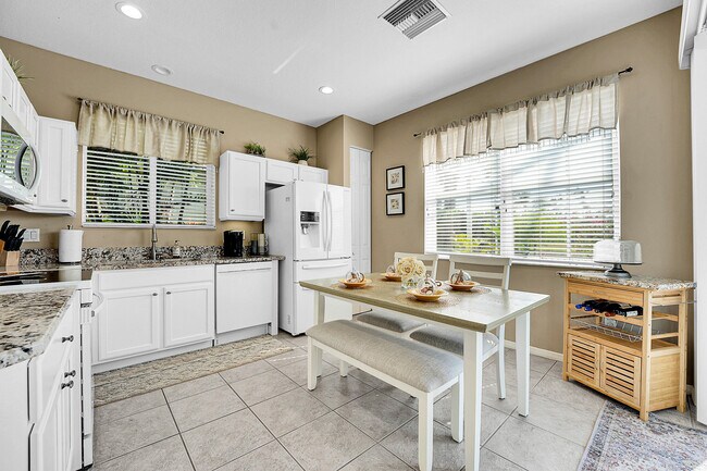 Building Photo - 515 SW Indian Key Dr