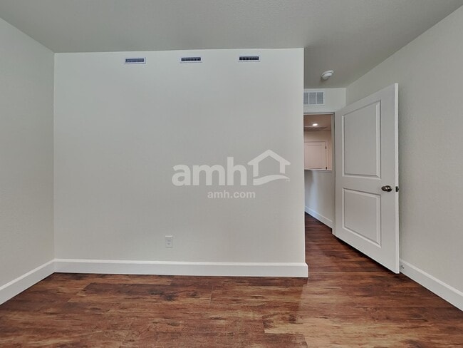 Building Photo - 8855 Brent Leaf Ave