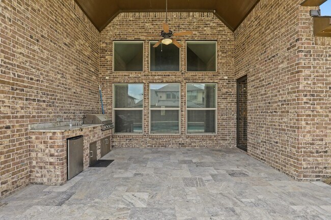 Building Photo - 5730 Balcones Ridge Ln